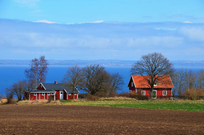 Sweden, officially the Kingdom of Sweden, is a Scandinavian country in Northern Europe 