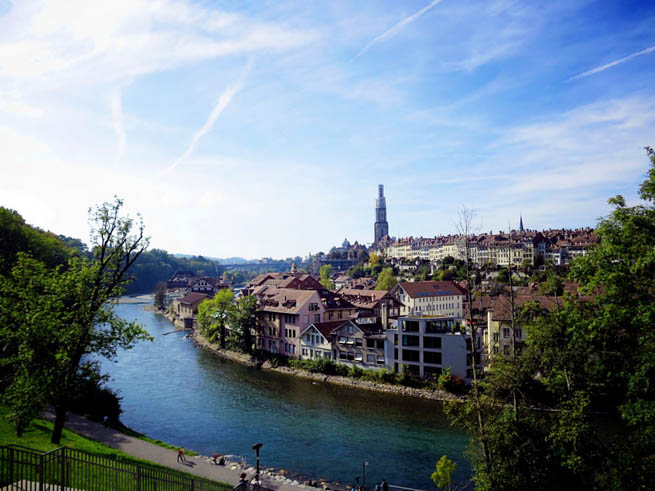 Bern, the capital city of Switzerland, is built around a crook in the Aare River. CT