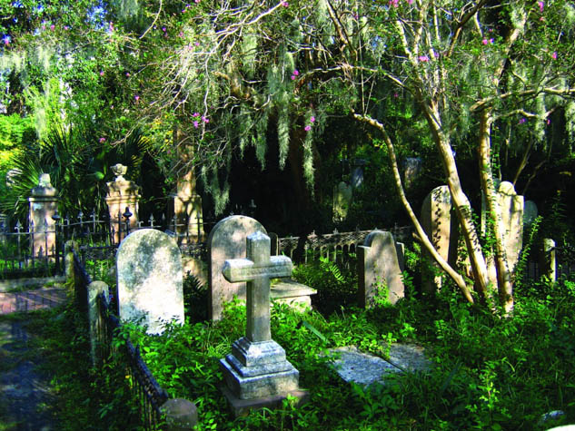 Explore the spooky side of Charleston, South Carolina and be sure to include these fun experiences!