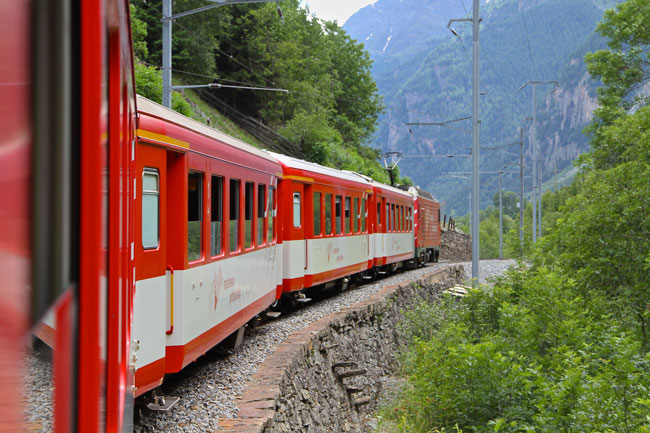 Follow these tips to give your travelers a great train vacation.