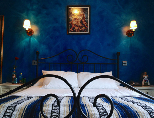 Staying in a different neighborhood in London can ease the expense and introduce you to a new side of the city. Staying in a different neighborhood in London can ease the expense and introduce you to a new side of the city.