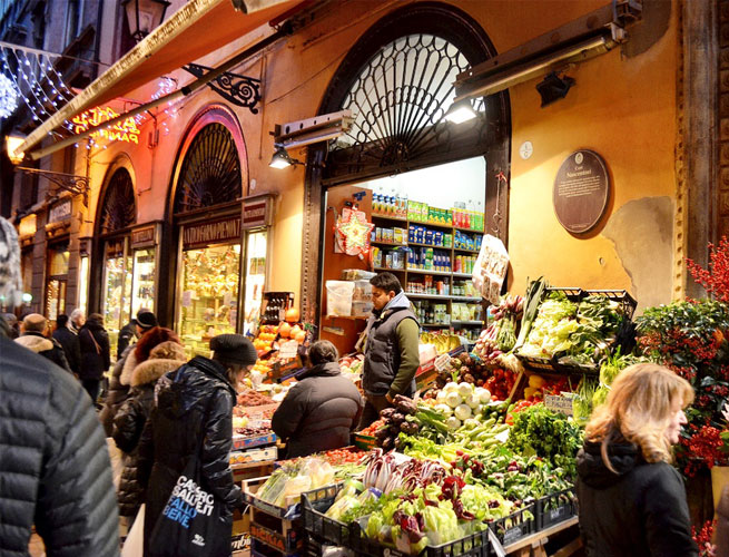 Stock up on food at a market or a grocer to save money while traveling. Food can be one of the most expensive aspects of travel. Save money with these tips.