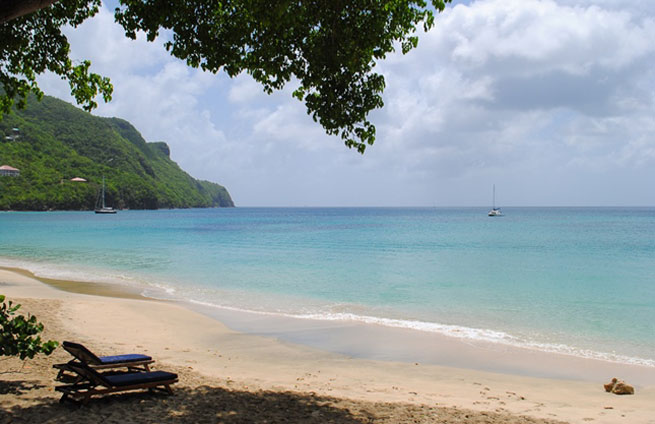 The Grenadines Content RoamRight shares these tips for Island Hopping in St. Vincent and the Grenadines