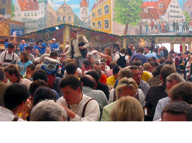 Traveling to Munich for Oktoberfest but it's your first
time? Don't miss these top tips for the new festival attendee.
