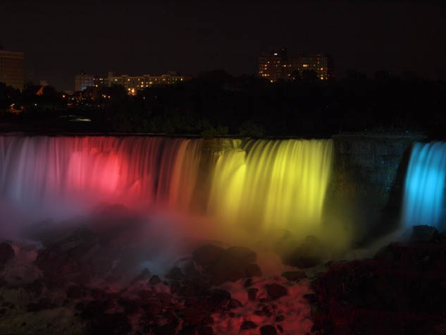 Forget your old notions about Niagara Falls; come discover what this popular destination is like in 2015!