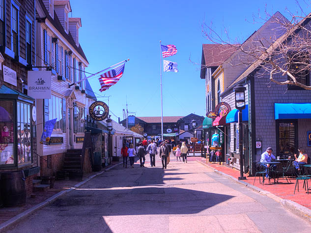Explore more of the U.S. and be sure to add these small towns to your list! 