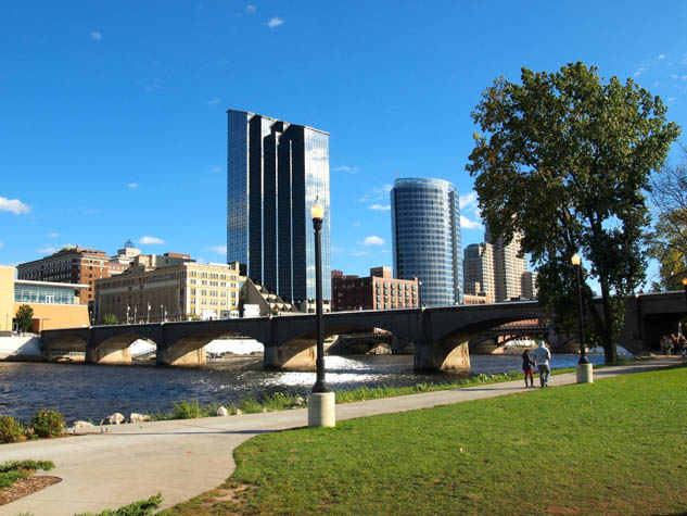 Surprise yourself by discovering all of the fun activities on offer in beautiful Grand Rapids Michigan. 