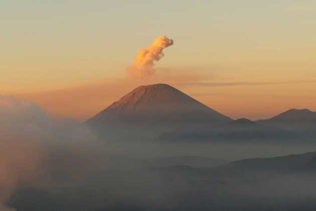 Volcanic eruptions are natural disasters that may be covered events under Arch RoamRight travel protection plans. From minor disruptions to catastrophic events, volcanos can affect travelers around the world. 