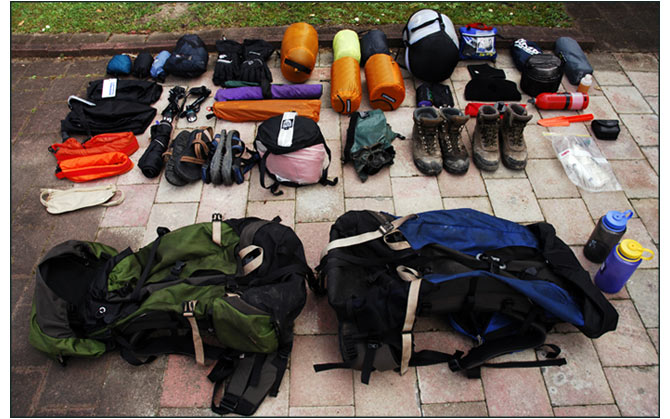 RoamRight's expert backpackers provide a list on what you should pack for your next backpacking adventure.