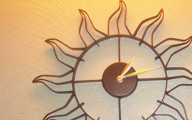 Learn About Daylight Savings Time Daylight savings time starts this weekend. Find out what is it, who recognizes it, and more.